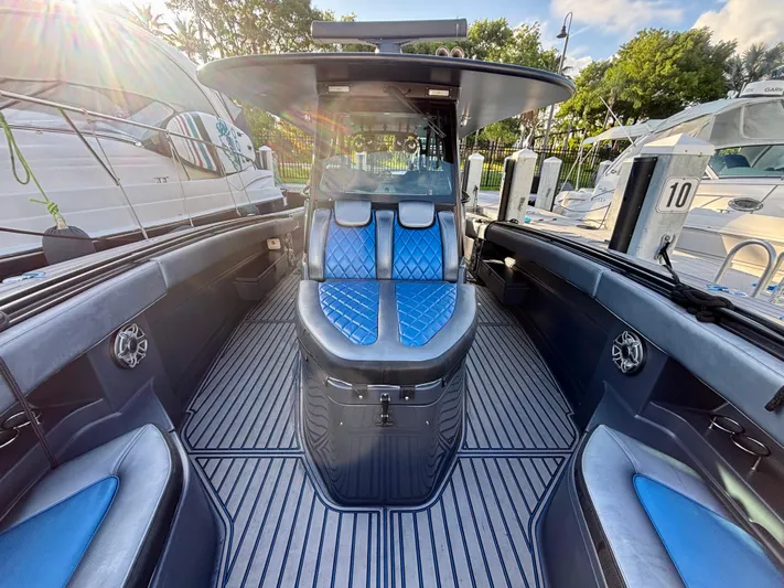  Yacht Photos Pics 2016 Hydra-Sports 4200 Siesta boat interior with blue seating and sleek design.