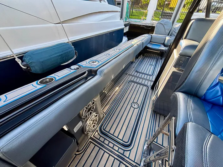  Yacht Photos Pics 2016 Hydra-Sports 4200 Siesta boat interior with sleek seating and modern design.