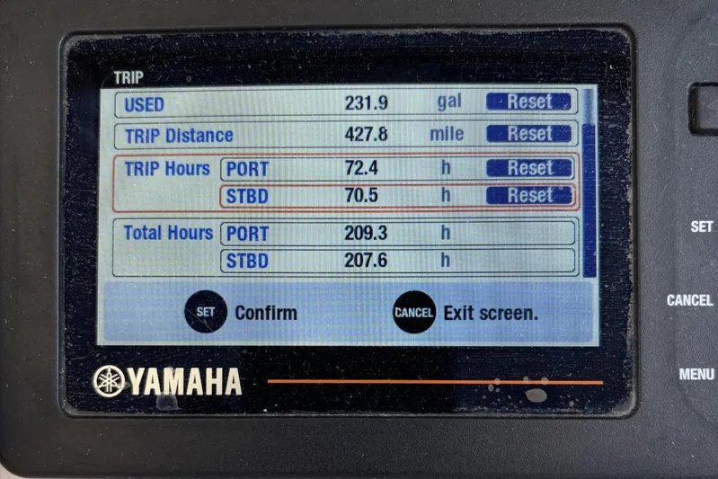  Yacht Photos Pics Yamaha display showing trip data for 2019 Chris-Craft Calypso 30 boat.
