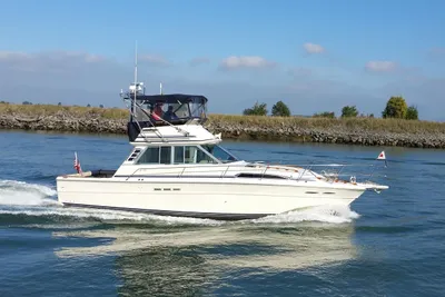 Sea Ray 390 Sedan Bridge