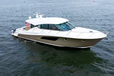 Tiara Yachts 50 Coupe