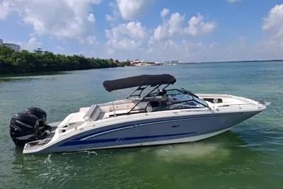 Sea Ray 290 Sundeck Outboard