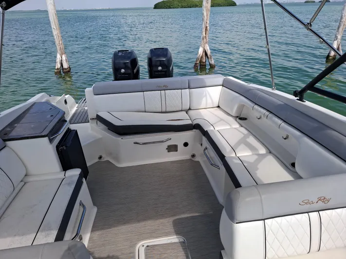 2016 Sea Ray 290 Sundeck Ob @ Cancun Yacht Photos Pics 