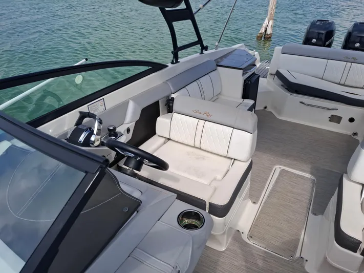 2016 Sea Ray 290 Sundeck Ob @ Cancun Yacht Photos Pics 