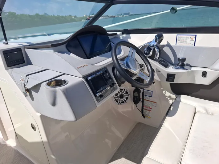 2016 Sea Ray 290 Sundeck Ob @ Cancun Yacht Photos Pics 