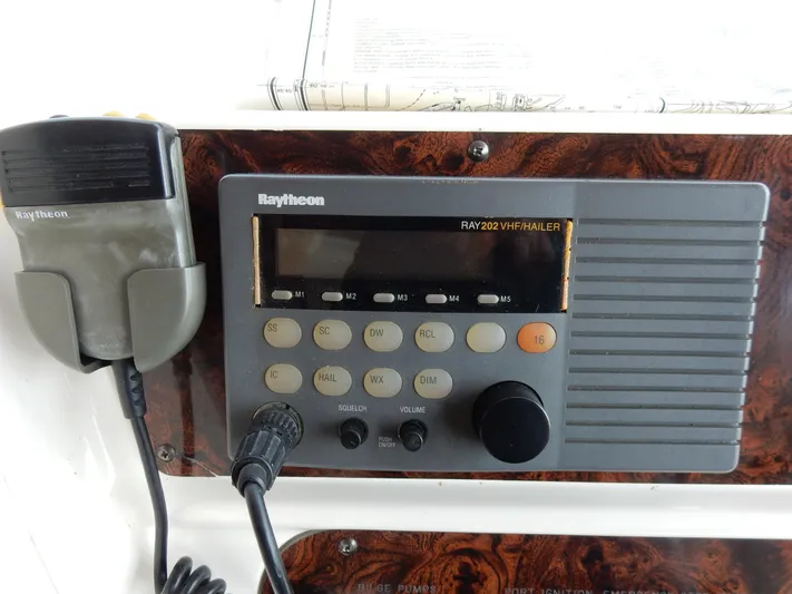 Sandi Yacht Photos Pics Raytheon RAY202 VHF marine radio on 1997 Sea Ray 450 control panel.