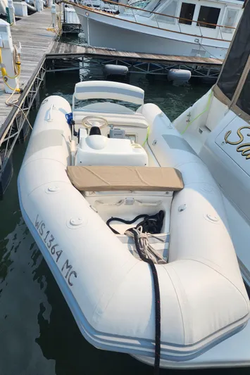 Sandi Yacht Photos Pics 