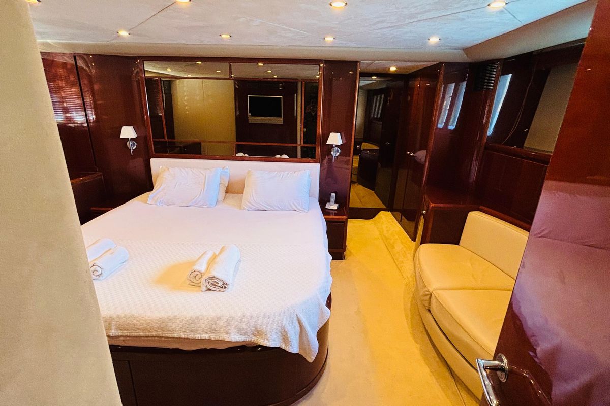 2007 Princess 70 