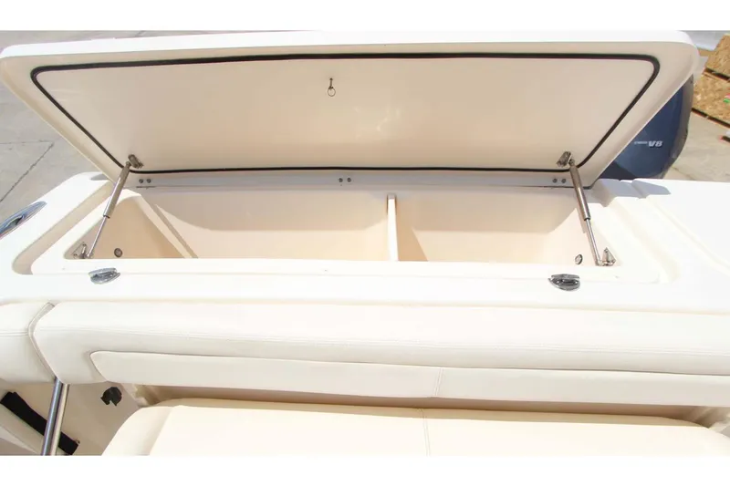  Yacht Photos Pics Manufacturer Provided Image