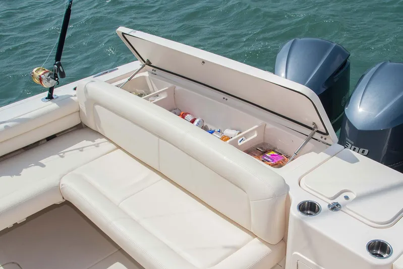  Yacht Photos Pics Manufacturer Provided Image