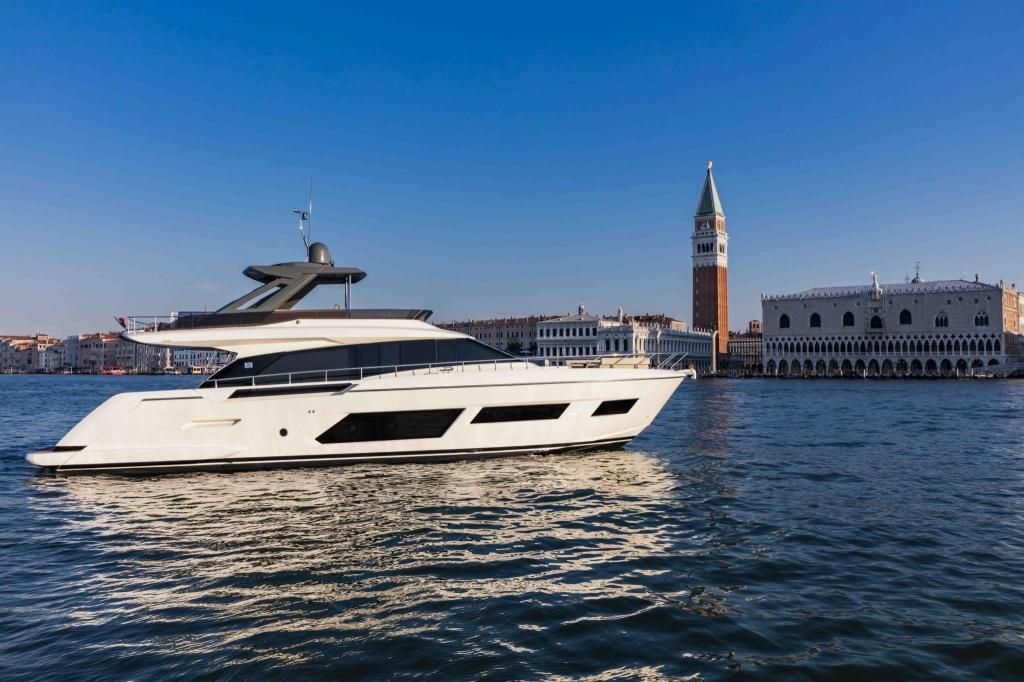2021 Ferretti Yachts 66 