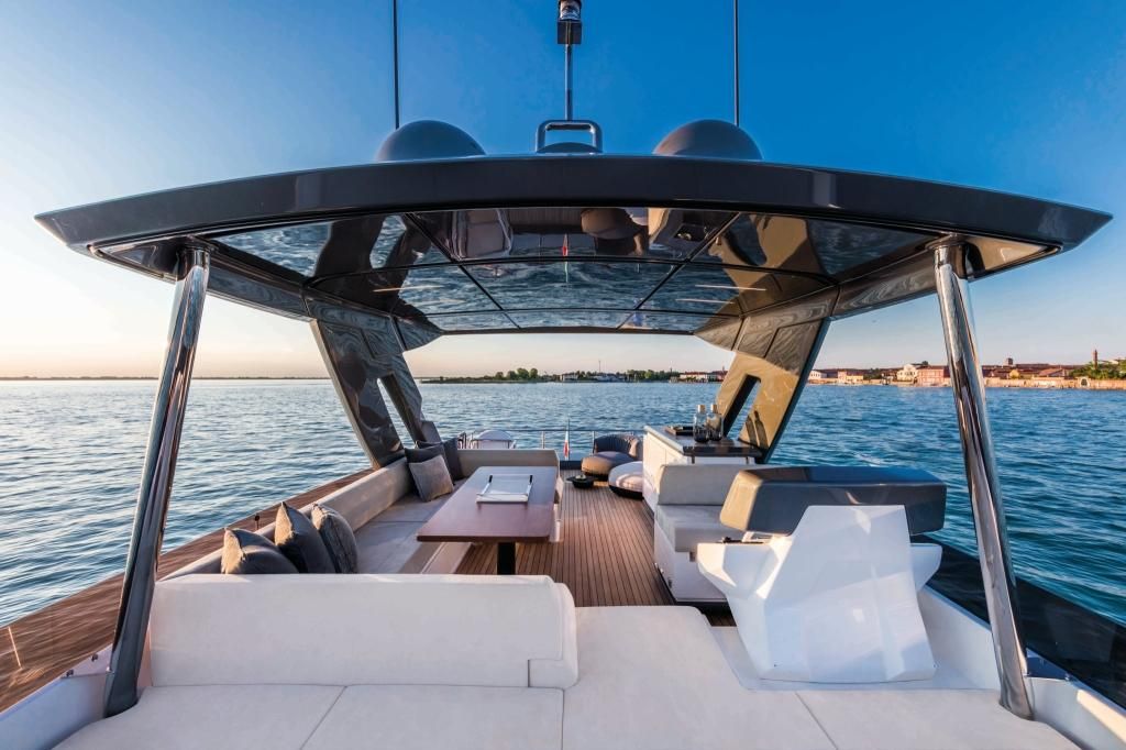2021 Ferretti Yachts 66 