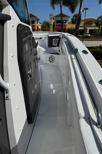  Yacht Photos Pics 2025 Blackfin 332 CC boat deck with sleek design and modern features.