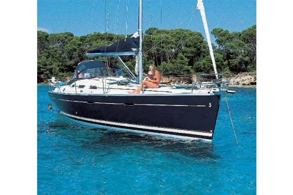  Yacht Photos Pics Manufacturer Provided Image: Moored