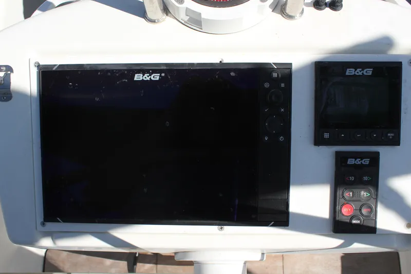 Hawaiian Passage Yacht Photos Pics B&G navigation equipment on 1997 Beneteau Oceanis 461 yacht dashboard.