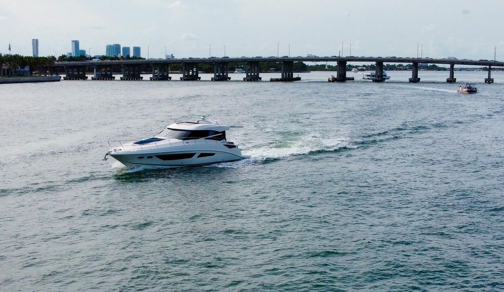 2015 Sea Ray 470 Sundancer