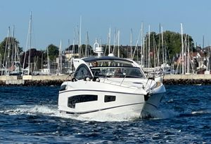 2017 Sunseeker San Remo 485