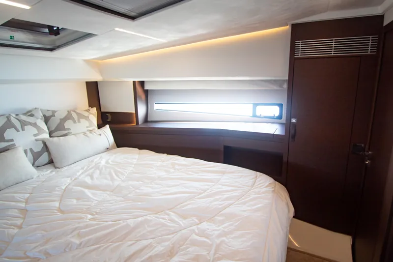 Fantasea Yacht Photos Pics Prestige 460 Fly 2020 yacht bedroom with modern design and natural light.