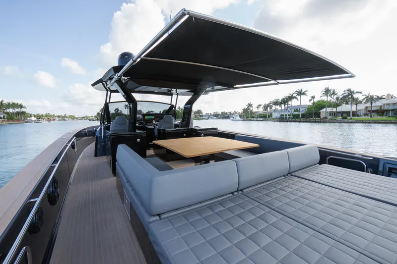  Yacht Photos Pics Luxury Pardo Yachts 50, 2025 model, featuring spacious deck and elegant seating.