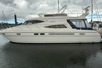 2005 Sealine T52