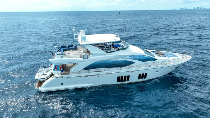 Satisfaction Yacht Photos Pics 