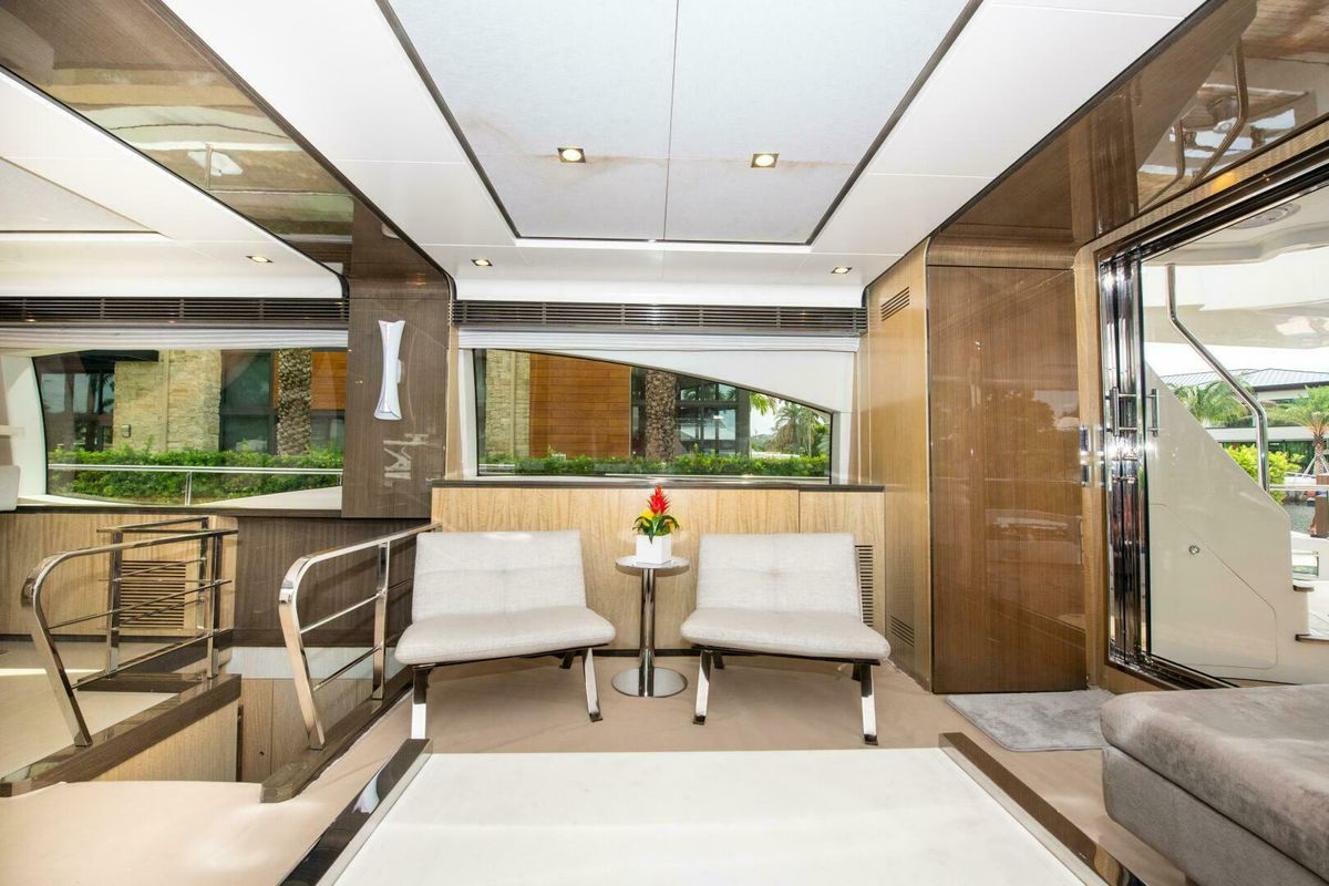 2017 Azimut 84 
