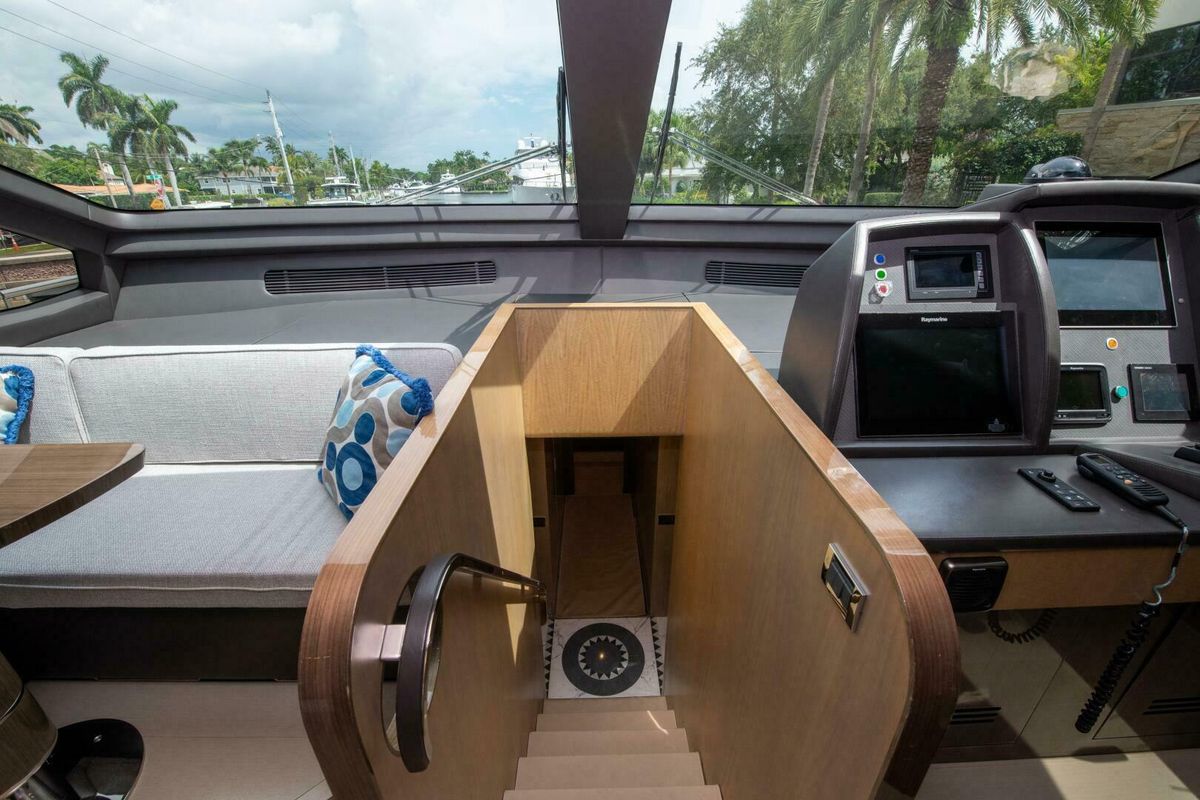 2017 Azimut 84 