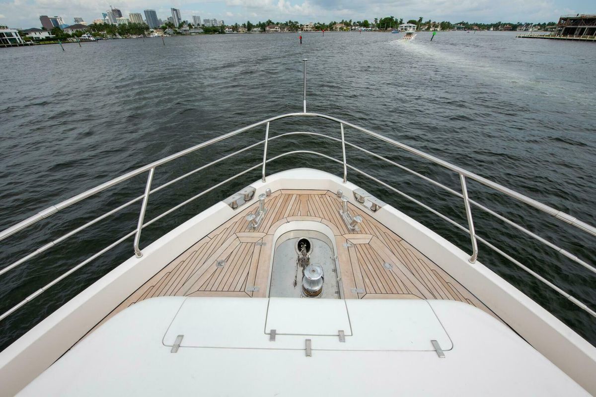 2017 Azimut 84 