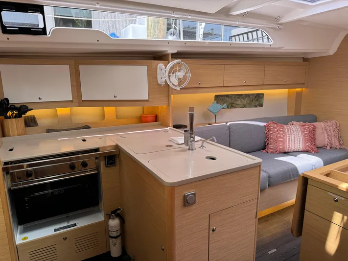 Island Girl Yacht Photos Pics 