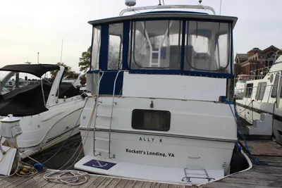 Carver 36 Motor Yacht
