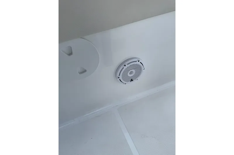  Yacht Photos Pics 2023 Sea Hunt Gamefish 27 boat interior with speaker detail.