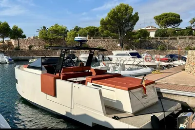2017 De Antonio Yachts D33 CRUISER
