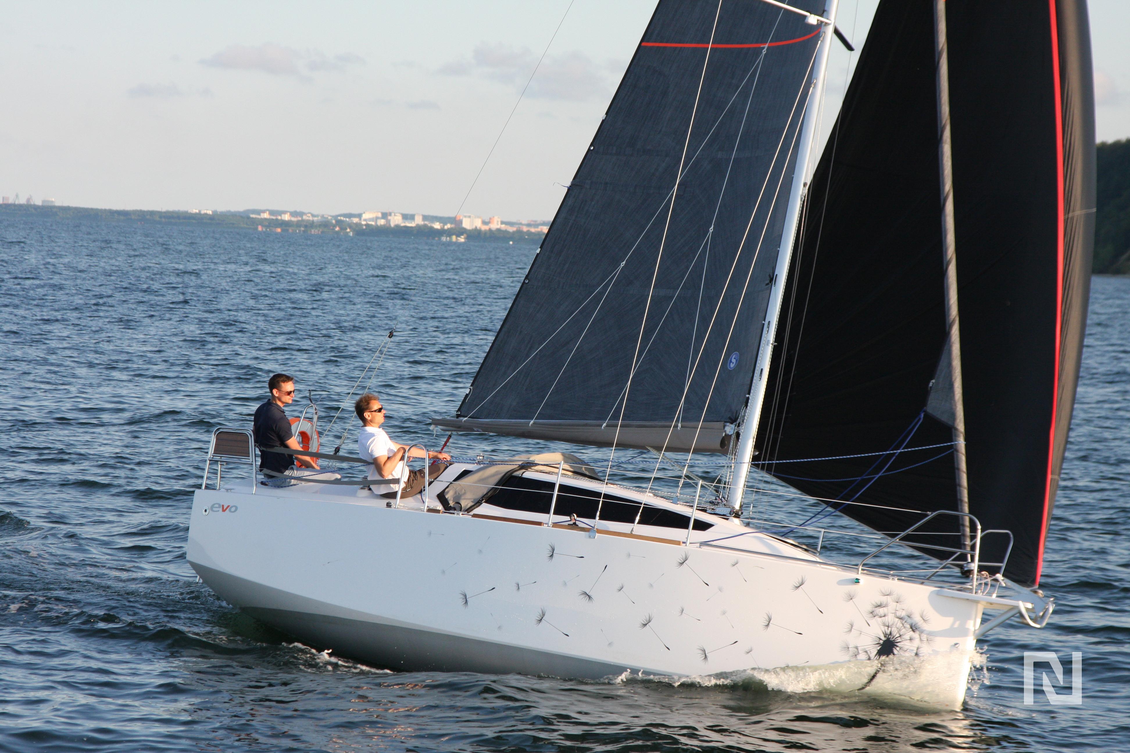 2025 Maxus EVO 24 Daysailers Kaufen YachtWorld