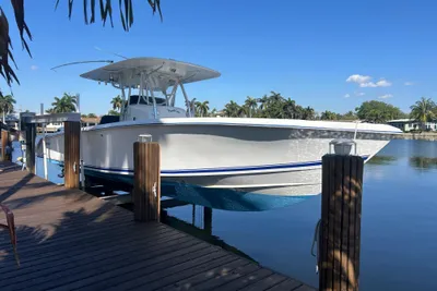 Venture 34 Center Console