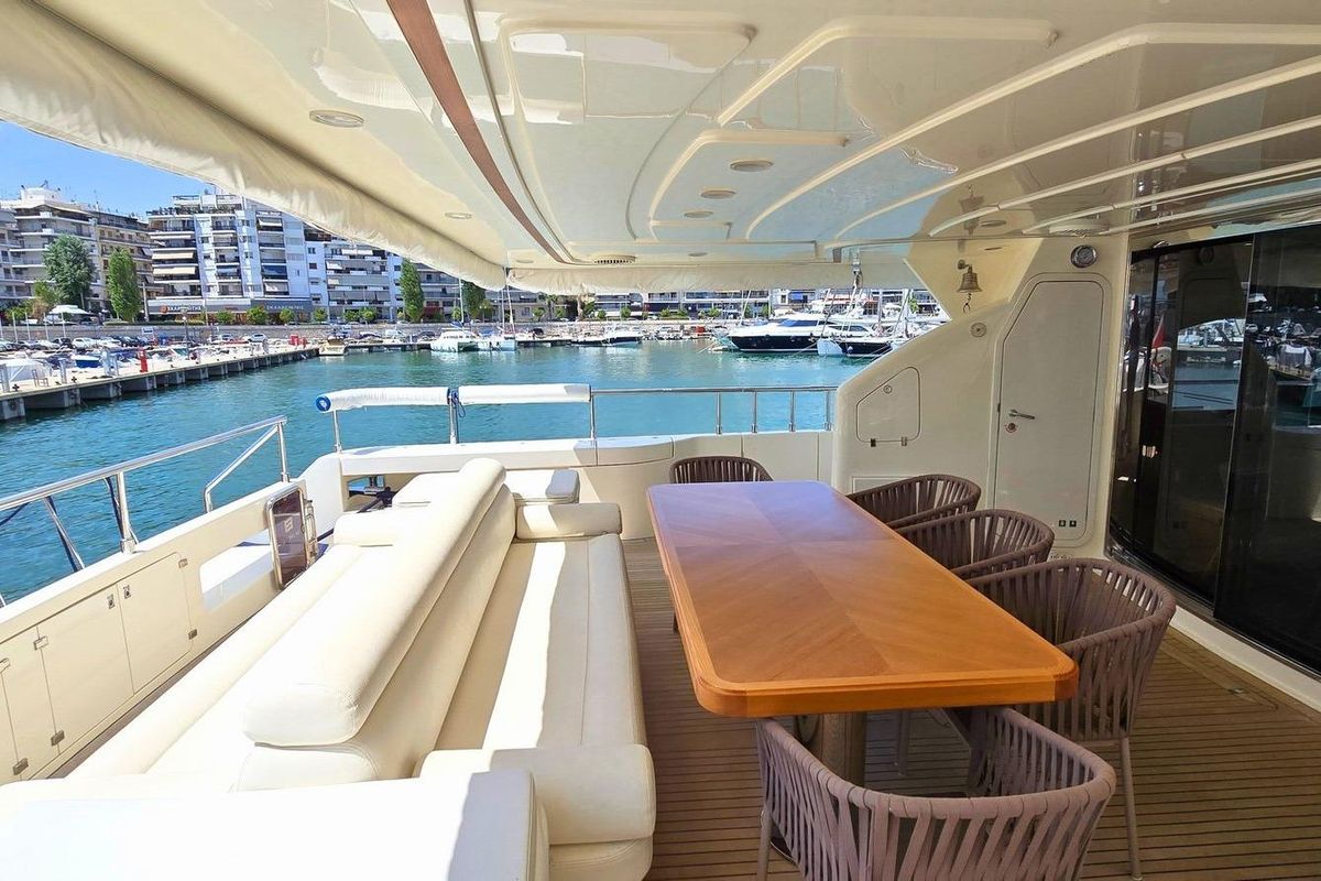 2009 Ferretti Yachts 97 