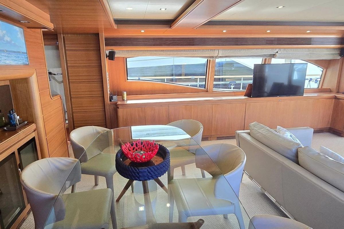 2009 Ferretti Yachts 97 