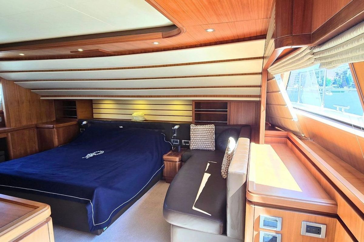 2009 Ferretti Yachts 97 