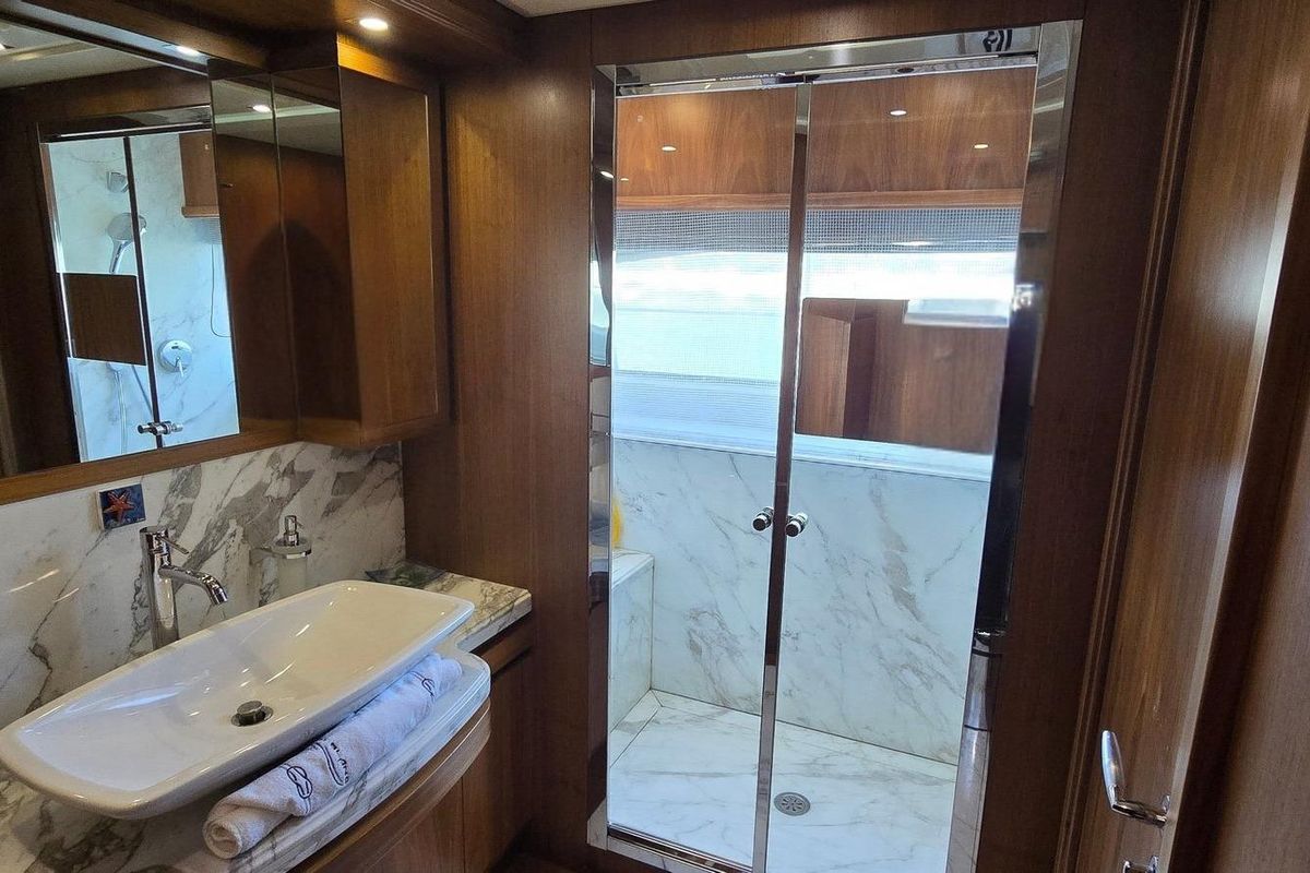 2009 Ferretti Yachts 97 