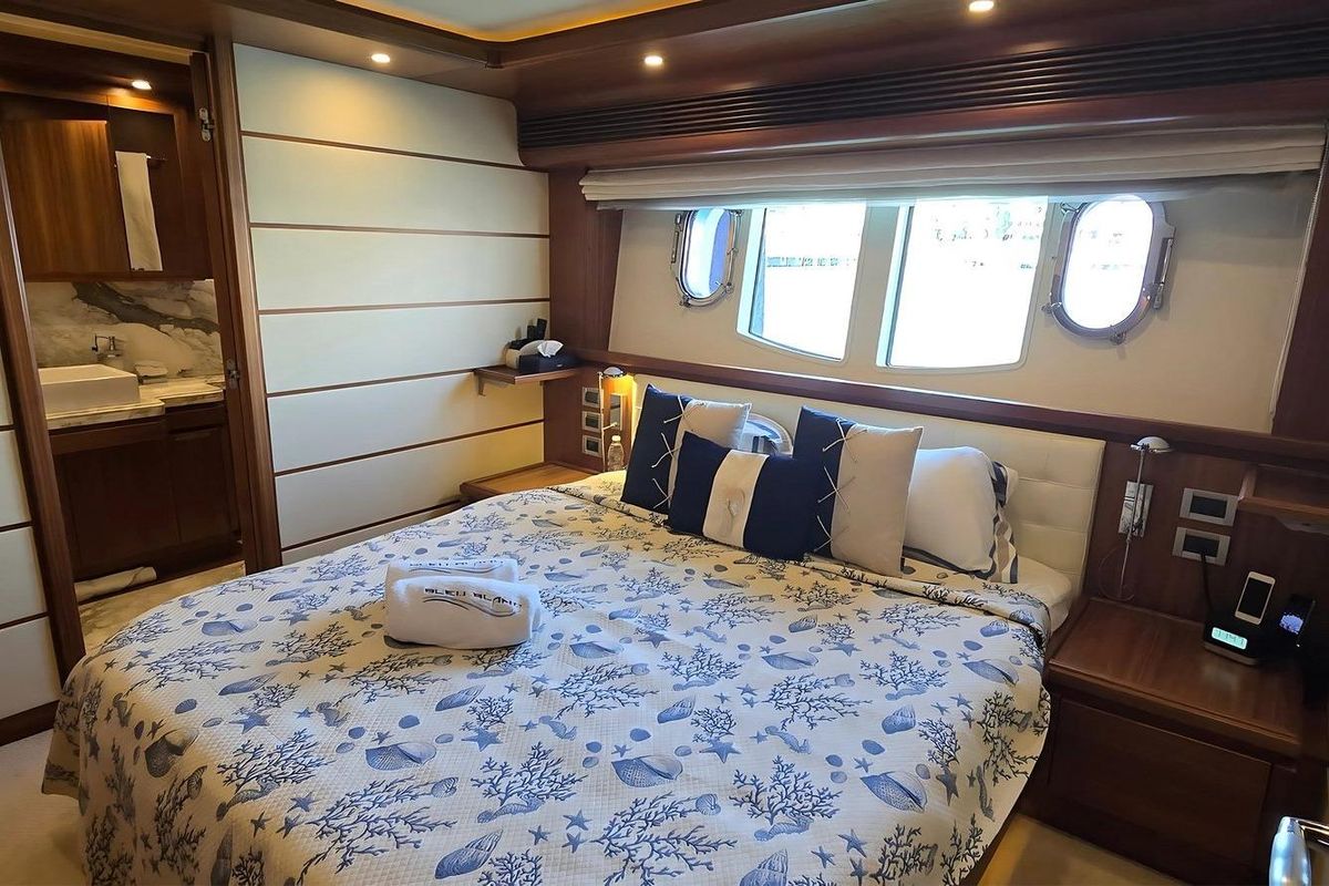 2009 Ferretti Yachts 97 