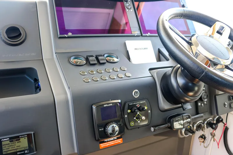 Ocean Therapy Yacht Photos Pics 2021 Nimbus C-11 - Helm