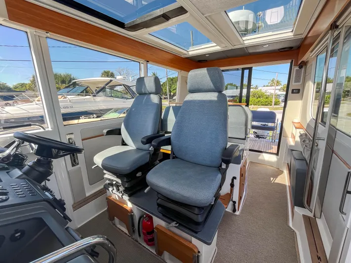 Ocean Therapy Yacht Photos Pics 2021 Nimbus C-11 - Helm