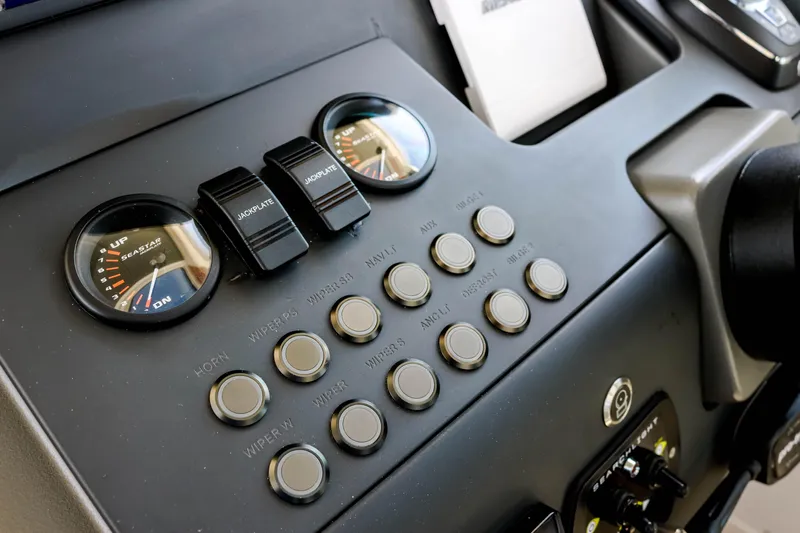 Ocean Therapy Yacht Photos Pics 2021 Nimbus C-11 - Helm