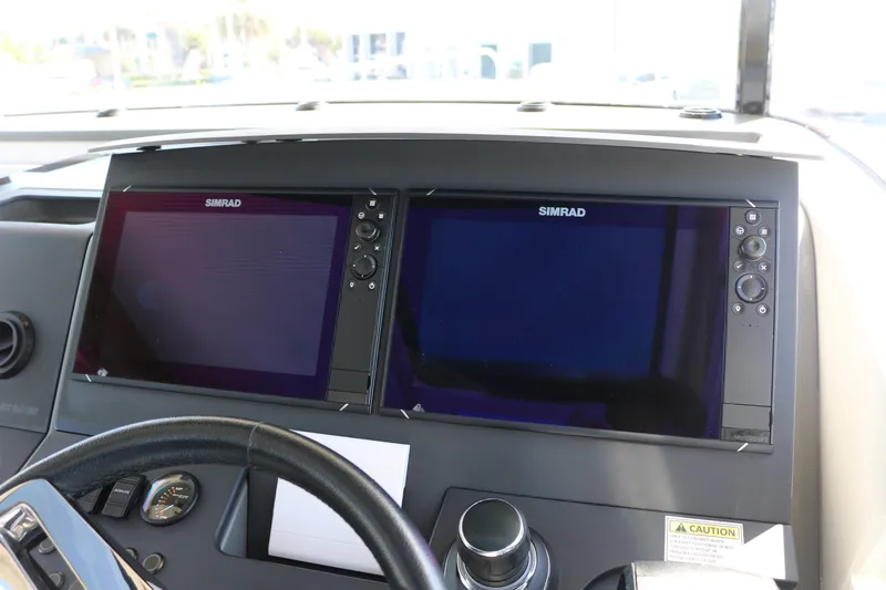 Ocean Therapy Yacht Photos Pics 2021 Nimbus C-11 - Helm