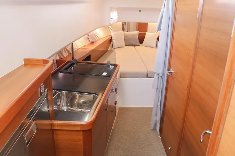 Ocean Therapy Yacht Photos Pics 2021 Nimbus C-11 - Cabin
