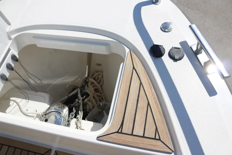 Ocean Therapy Yacht Photos Pics 2021 Nimbus C-11 - Bow