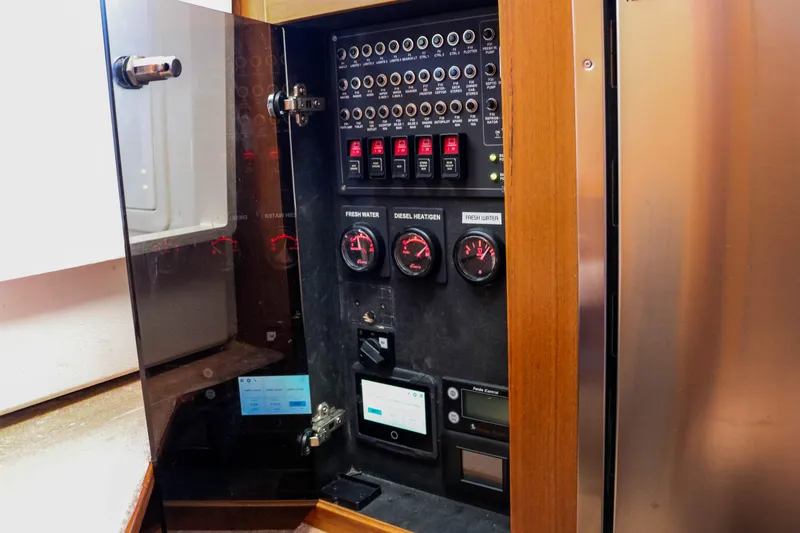 Ocean Therapy Yacht Photos Pics 2021 Nimbus C-11 - Cabin