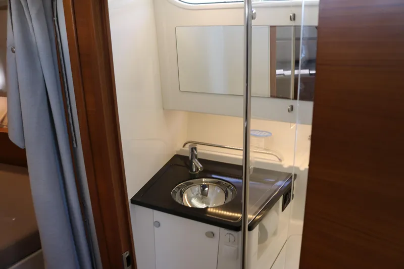 Ocean Therapy Yacht Photos Pics 2021 Nimbus C-11 - Cabin/head