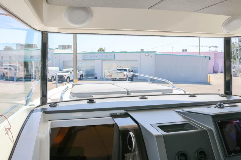 Ocean Therapy Yacht Photos Pics 2021 Nimbus C-11 - Helm