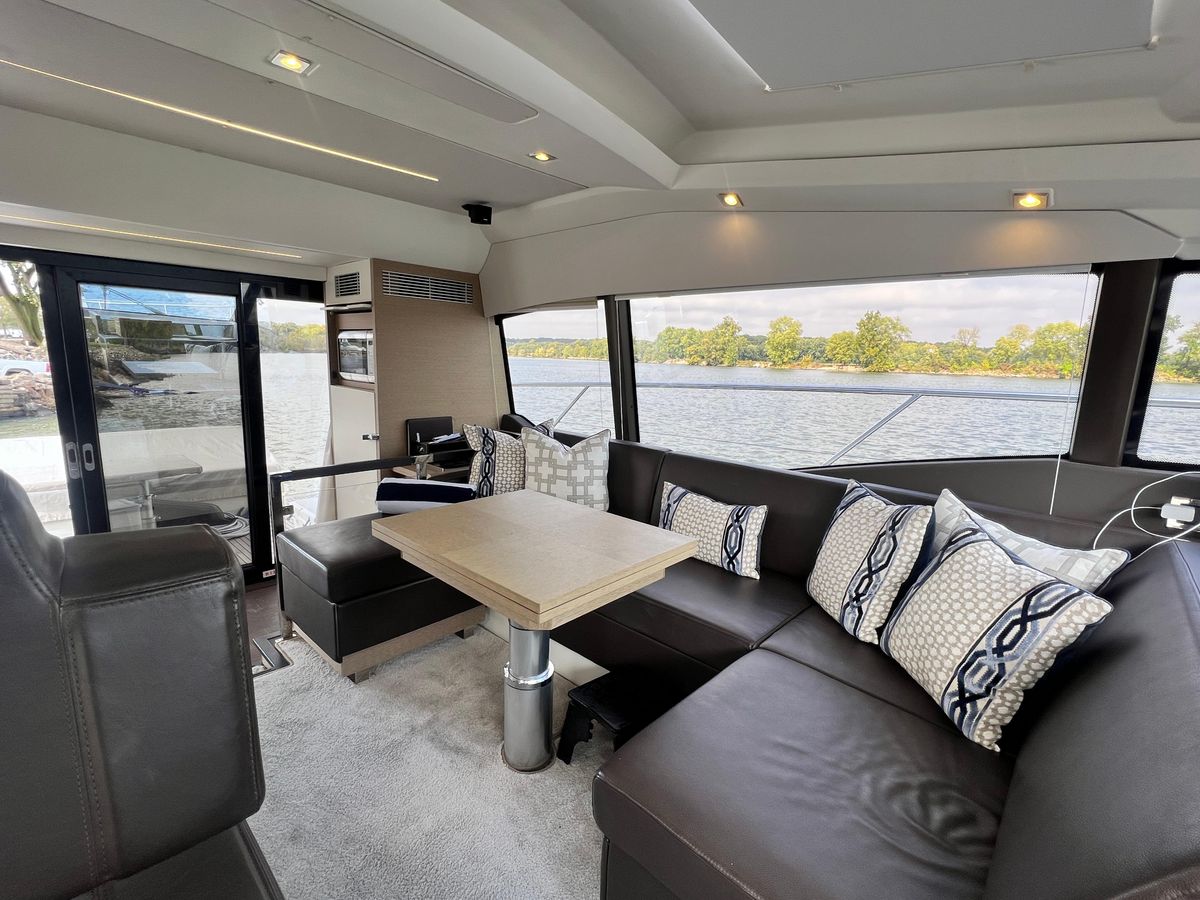2018 Prestige 46 