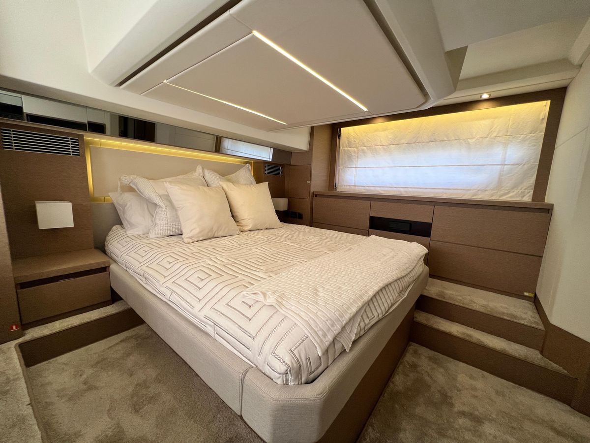 2018 Prestige 46 